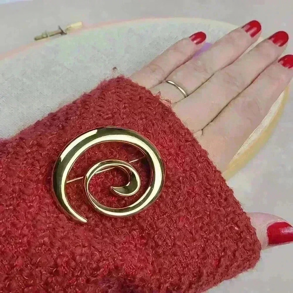 Vintage Napier Gold-toned brooch pin - Picture 12 of 13